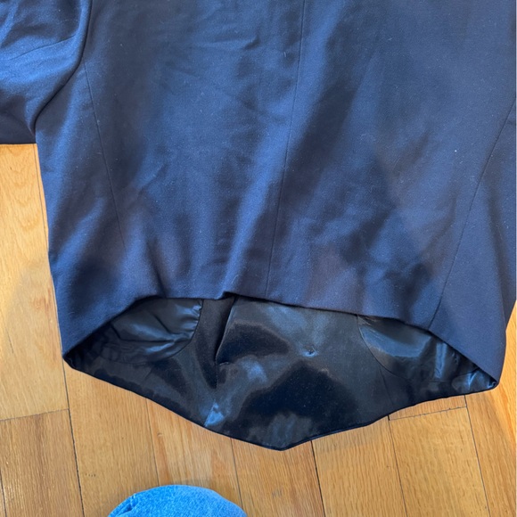 Vintage oversized 1980s cropped tuxedo blazer - Picture 9 of 10